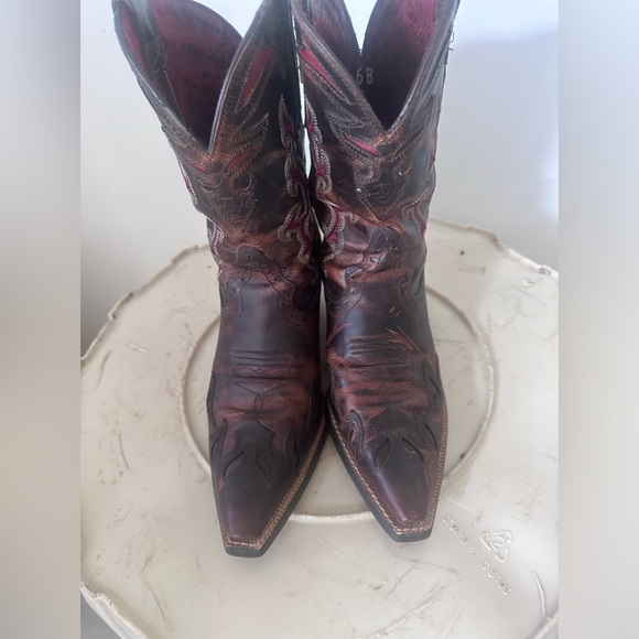 Ariat Snip Toe Boot Size 6 - Picture 2 of 6